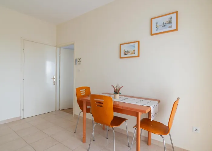 Josipa Apartment *