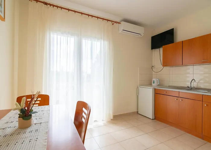 Josipa Apartment *