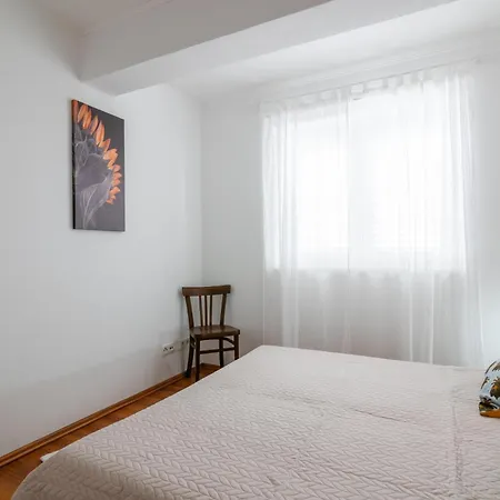 Josipa Apartament *